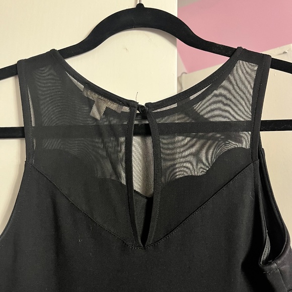 SWEETHEART RUFFLE NECKLINE MONTEAU SMALL BLACK DRESS FLOWY MESH LINING OPEN BACK - Picture 7 of 7